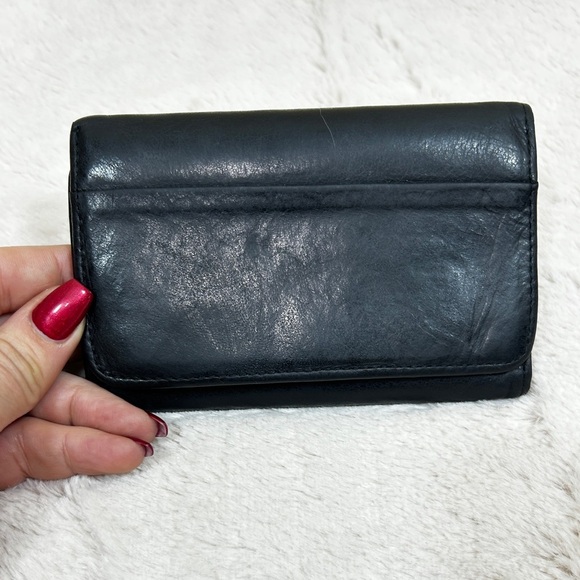 HOBO Jill Black Genuine Leather Trifold Medium Wallet - Picture 1 of 8